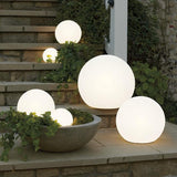 Element - Remote-Controlled Outdoor Garden Lamp with 16 Colors LED 1